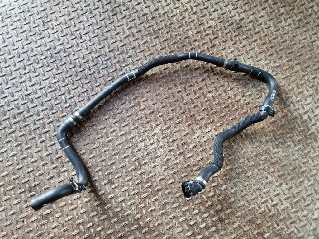 Engine coolant pipe/hose 6832803