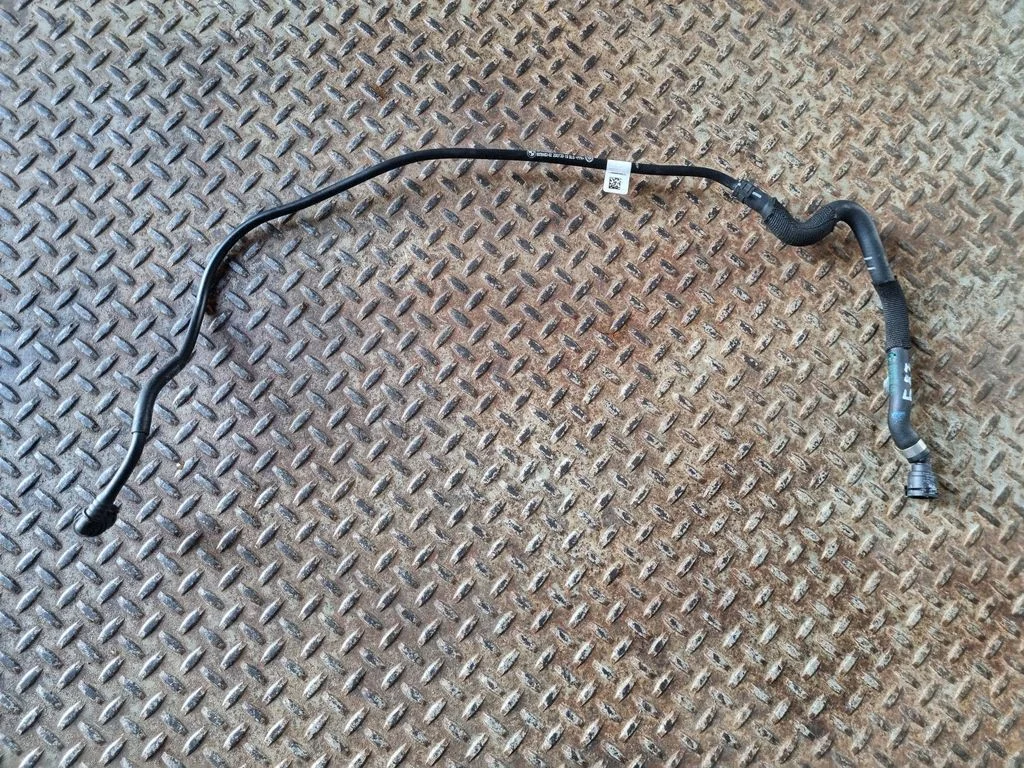 Engine coolant pipe/hose 8658484