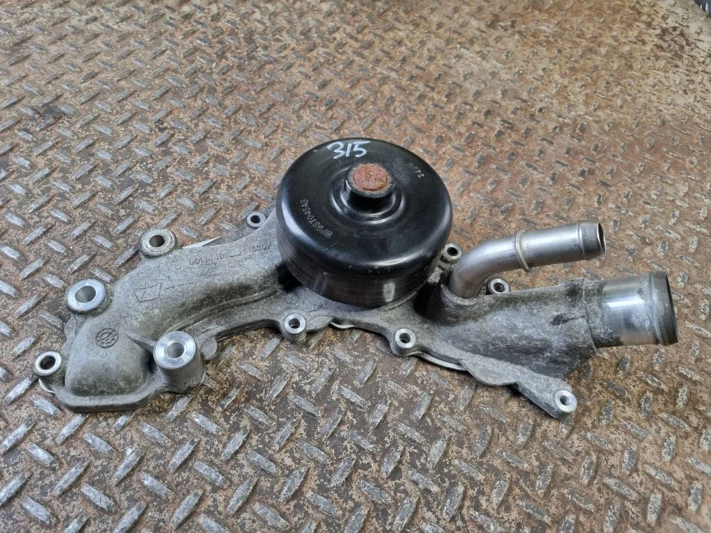 Water pump 05184498