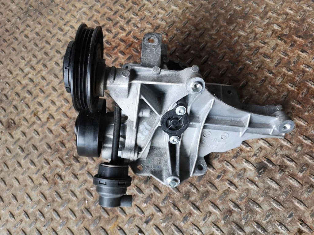 Water pump 7644810
