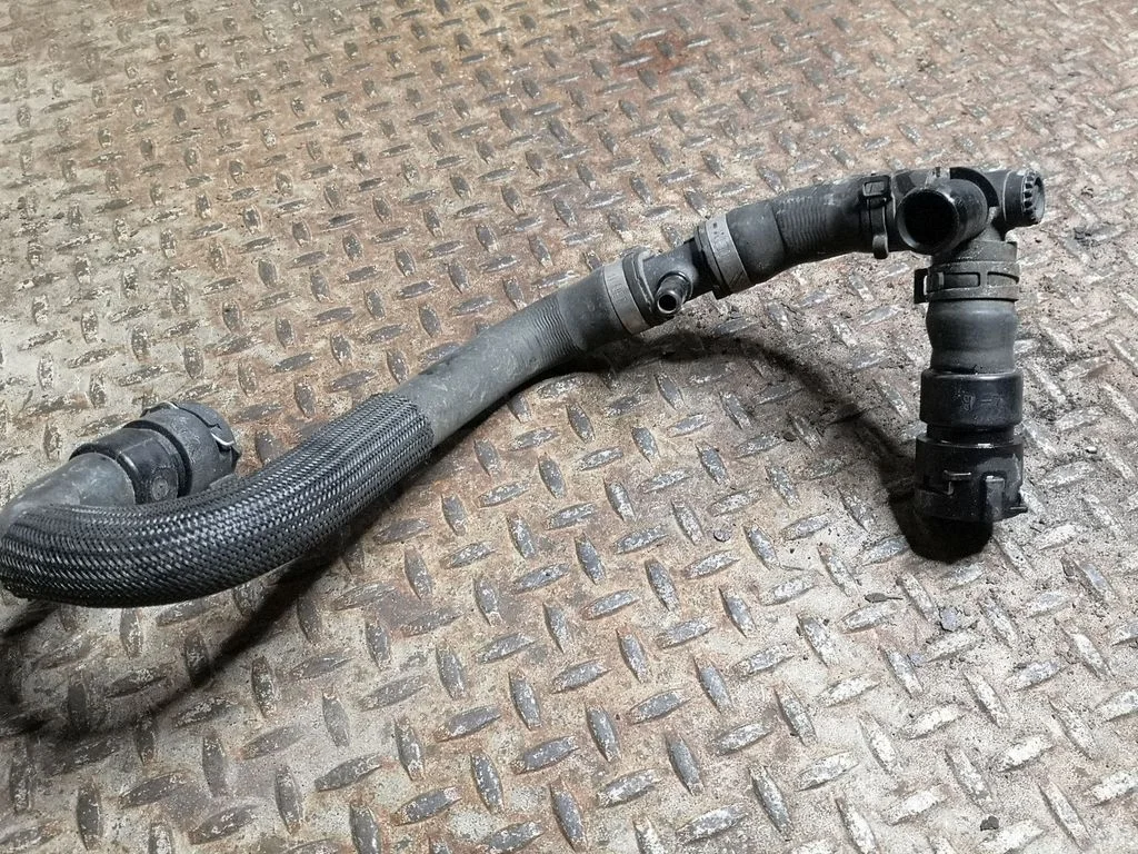 Engine coolant pipe/hose – Land Rover Range Rover Evoque L538 (2011-2018)