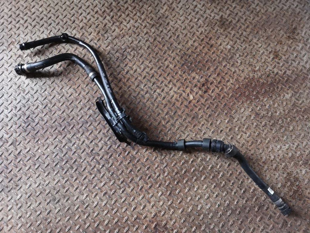 Engine coolant pipe/hose 8616139