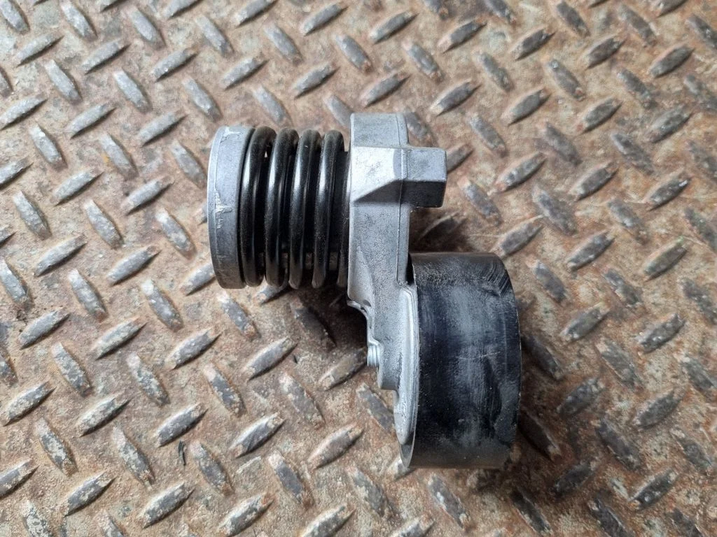 Generator/alternator belt tensioner – Mercedes-Benz A-Class W176 (2012-2018)
