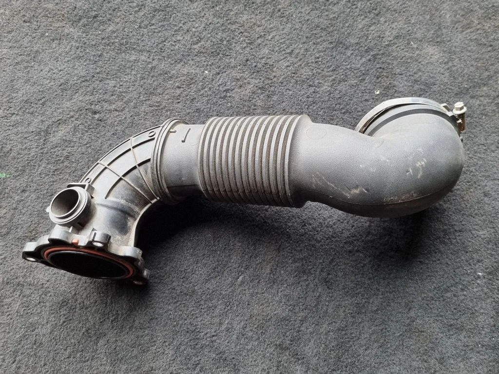 Rura dolotowa turbosprężarki GJ329F876AB