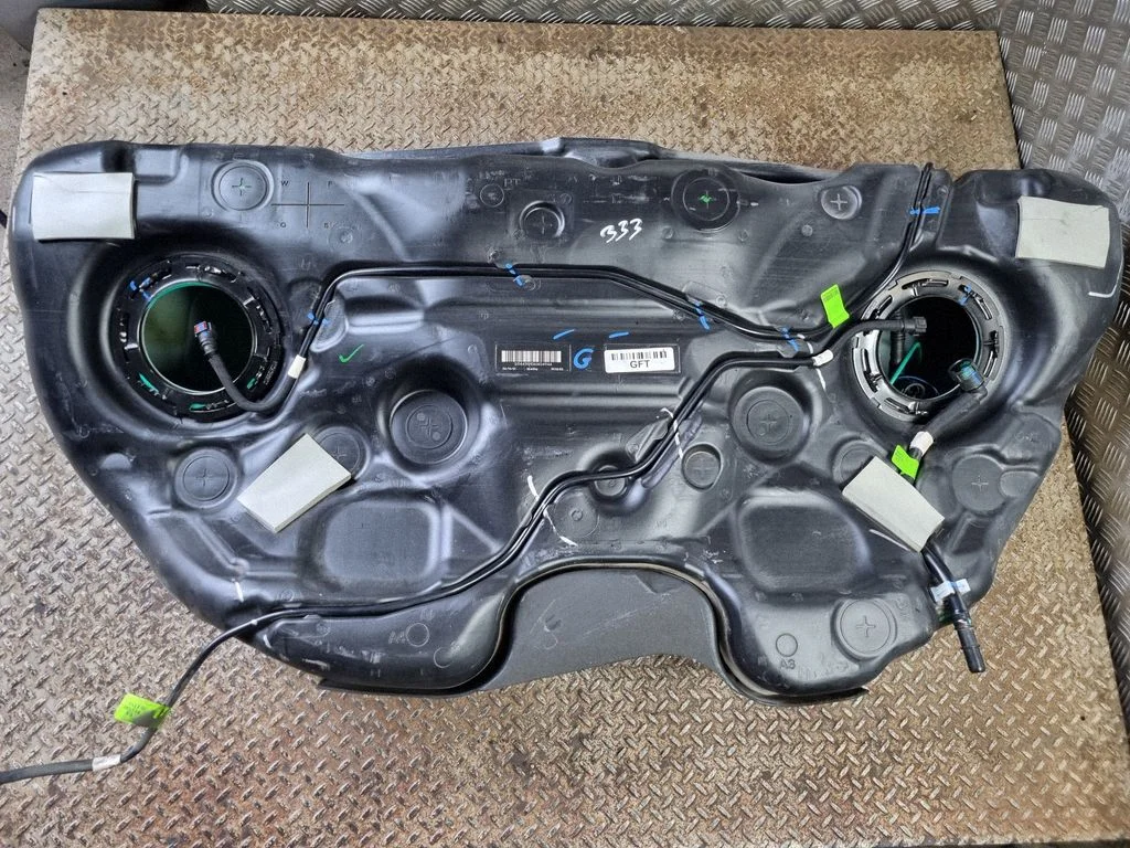 Fuel tank 68399742AG