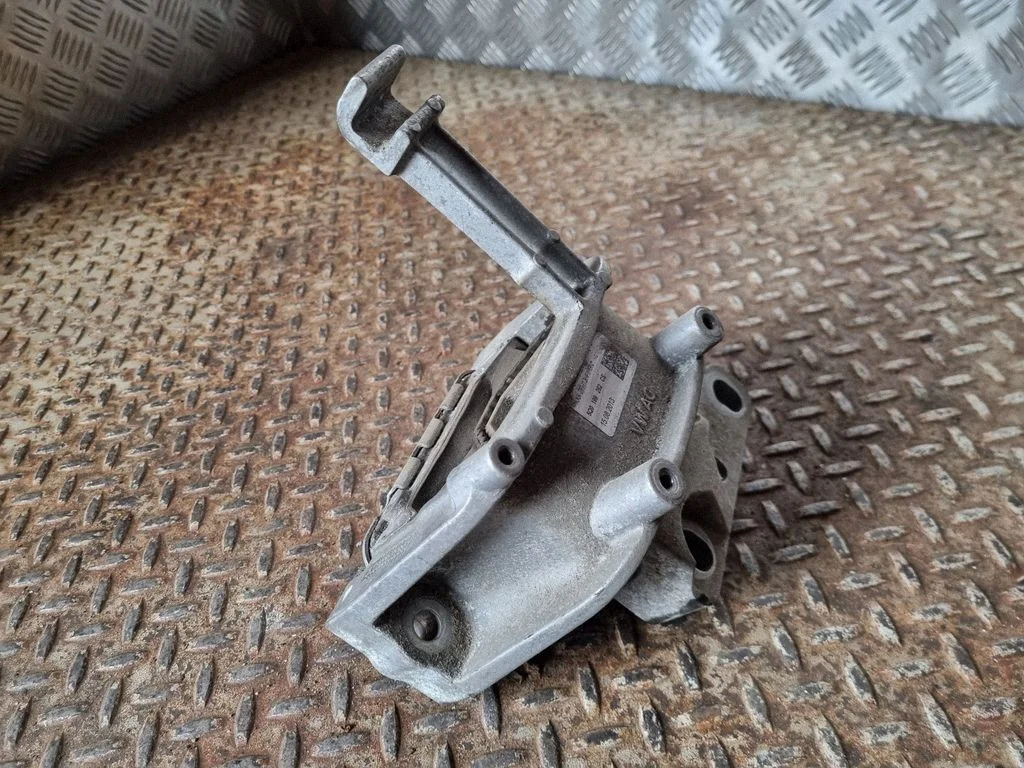 Mootoripadi 5Q0199262CS