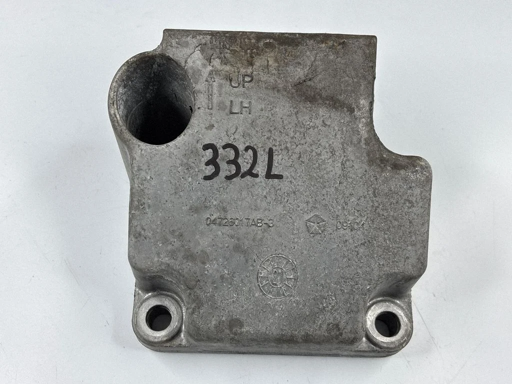 Engine mounting bracket 04726017AB