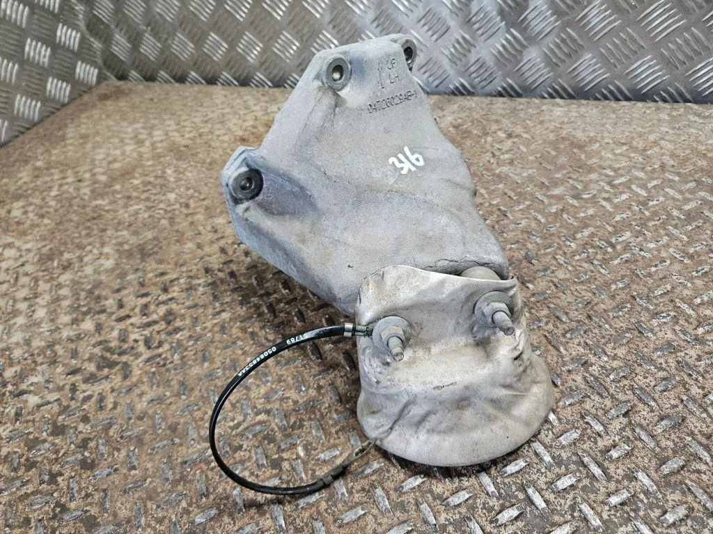 Engine mounting bracket 04726029AB
