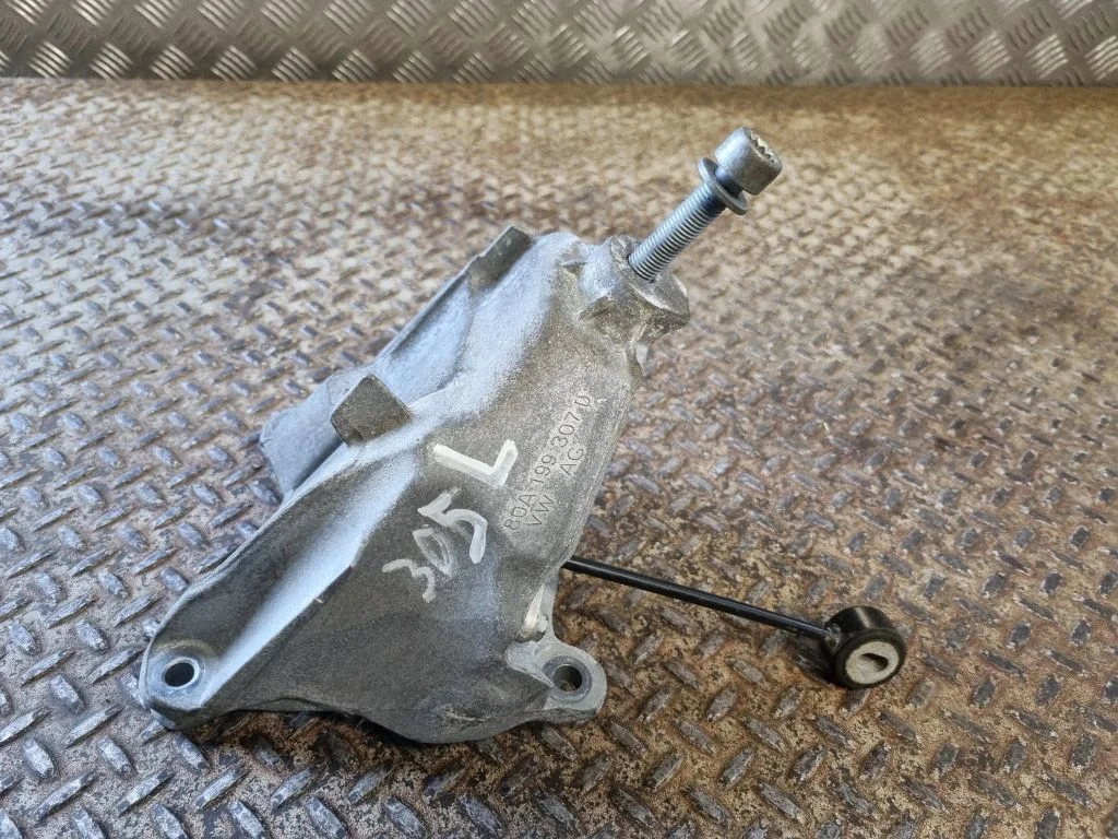 Engine mounting bracket 80A199307D
