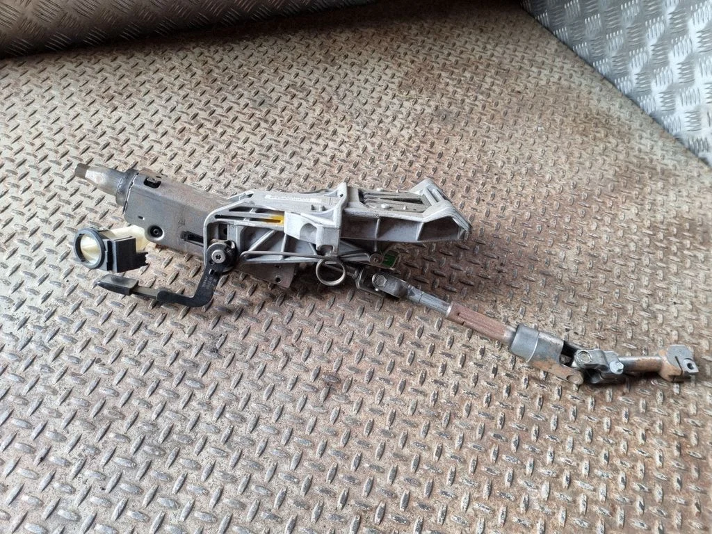 Steering wheel axle CV613C529HA