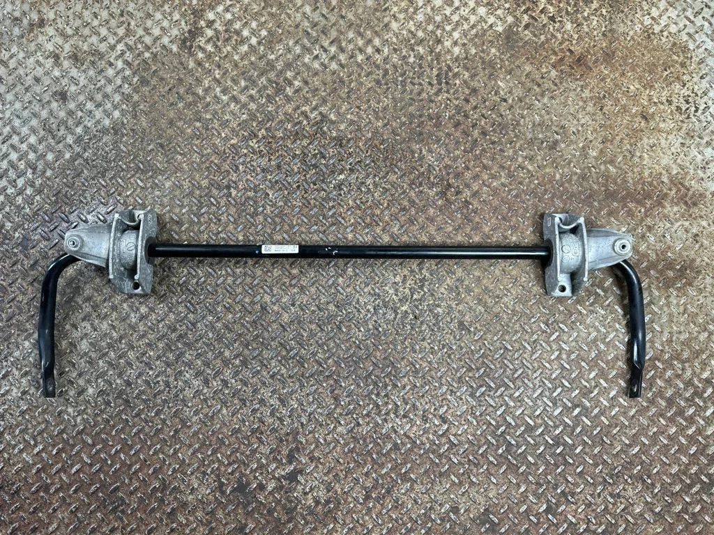 Tagumine stabilisaator 6861456