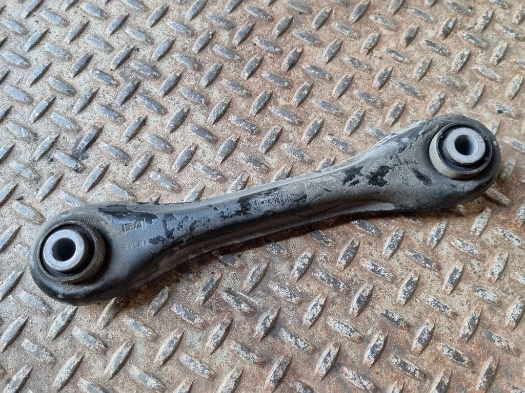 Rear control arm