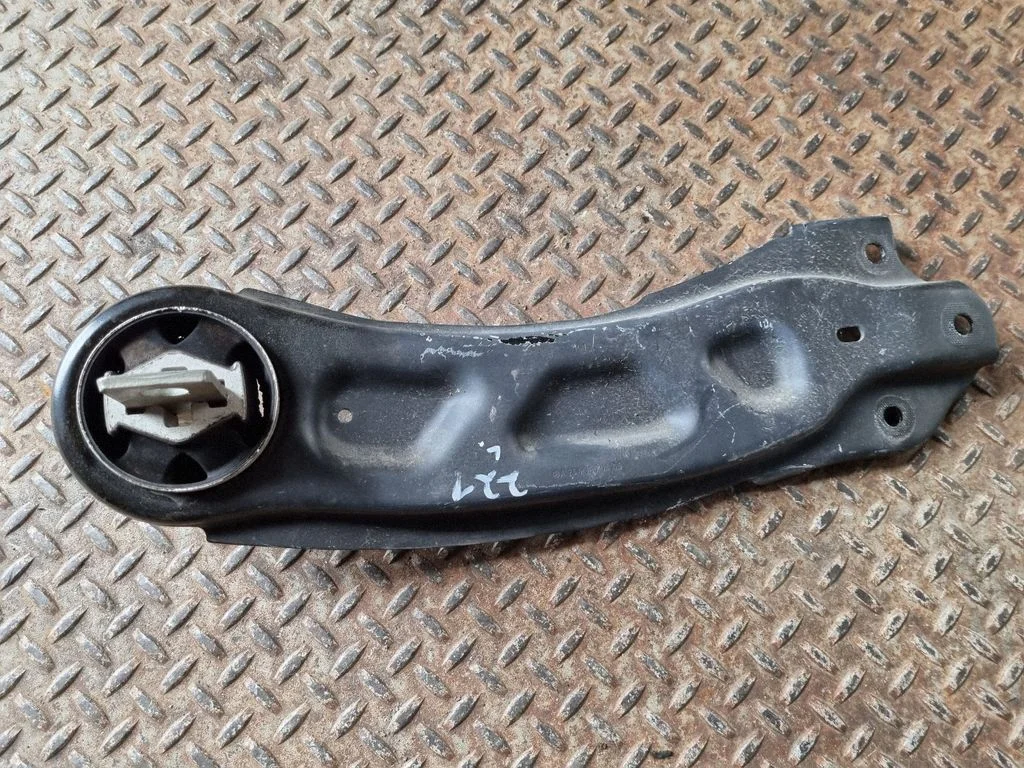 Rear upper control arm/wishbone A2463500406