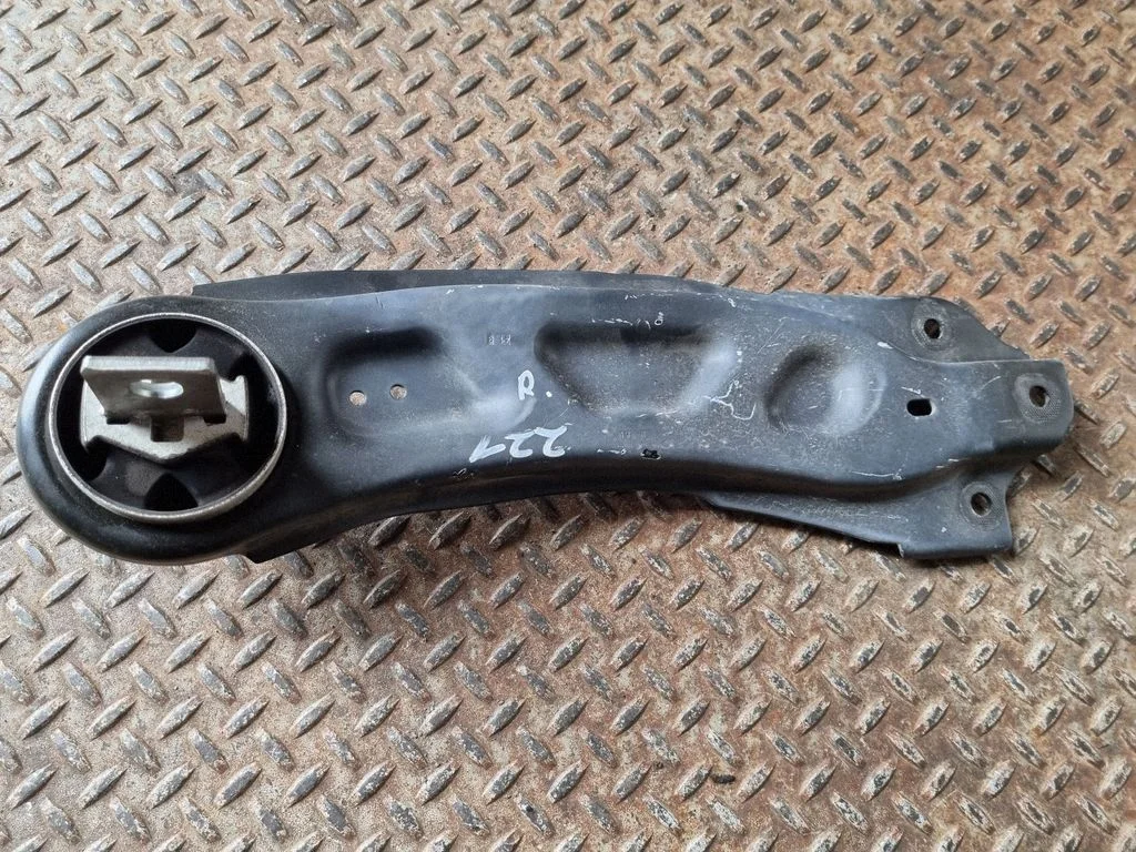 Rear upper control arm/wishbone A2463500506