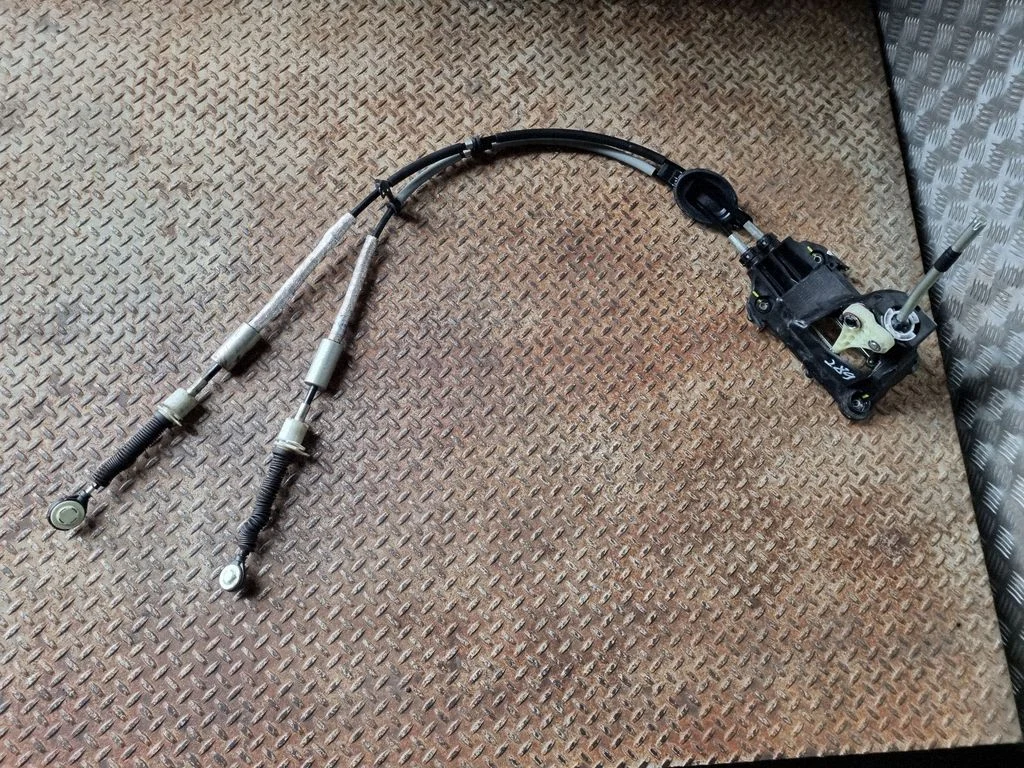 Gear shift cable linkage 8611460