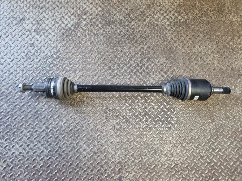 Tagumine pooltelg – Dodge Challenger (2008-2023)