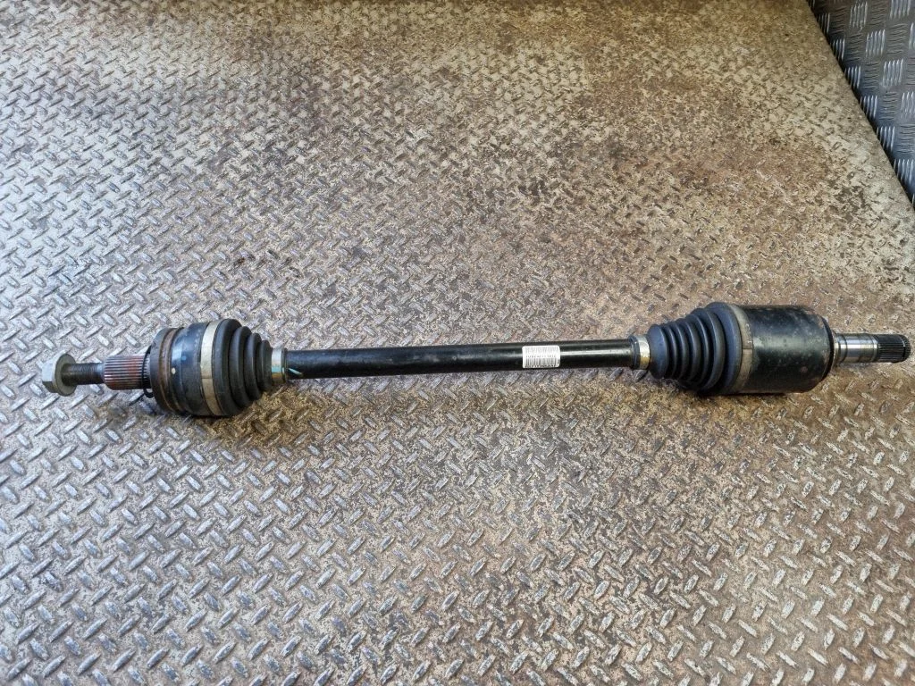 Tagumine pooltelg – Dodge Challenger (2008-2023)