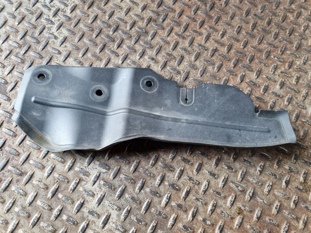 Front wheel arch liner splash guards 7617362