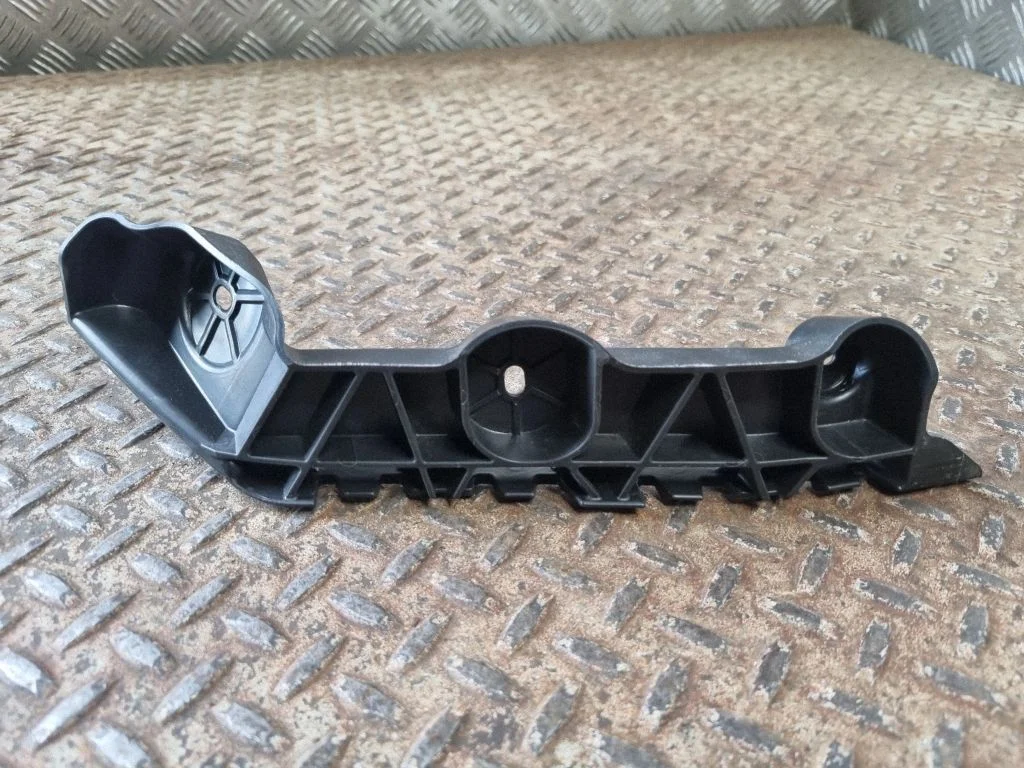 Rear bumper mounting bracket 6V6807393