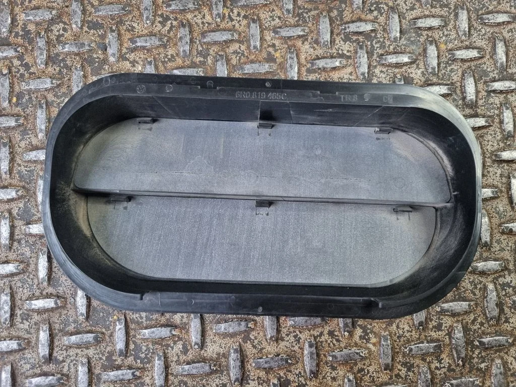 Ventilatsioonirest 6R0819465C