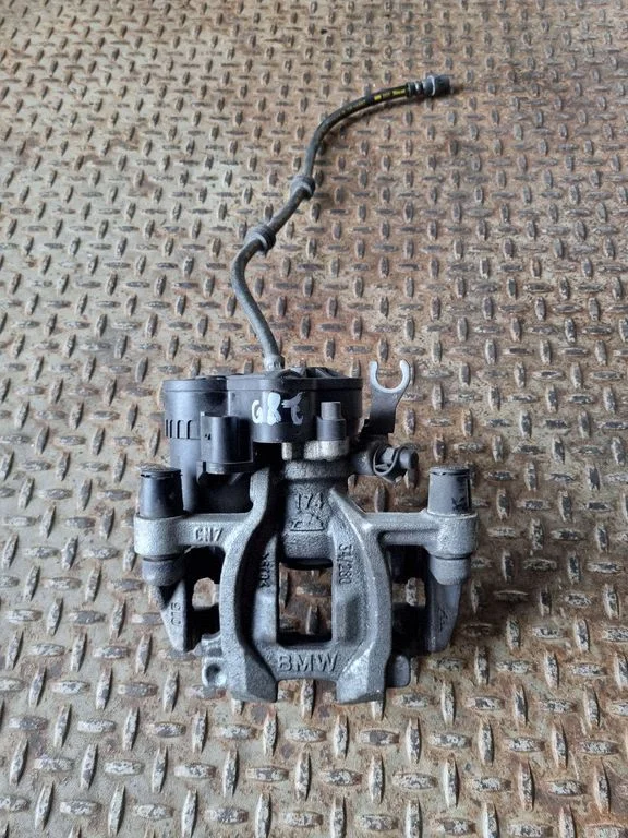 Rear brake caliper 1543680