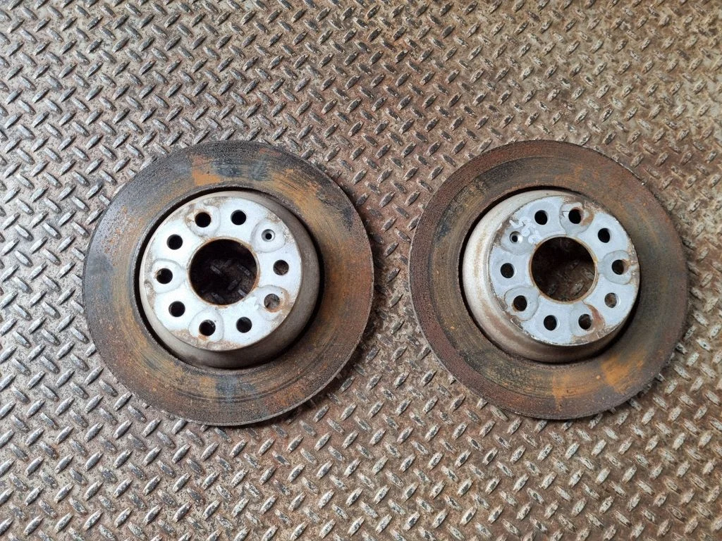 Tagumine piduriketas 5QN615601