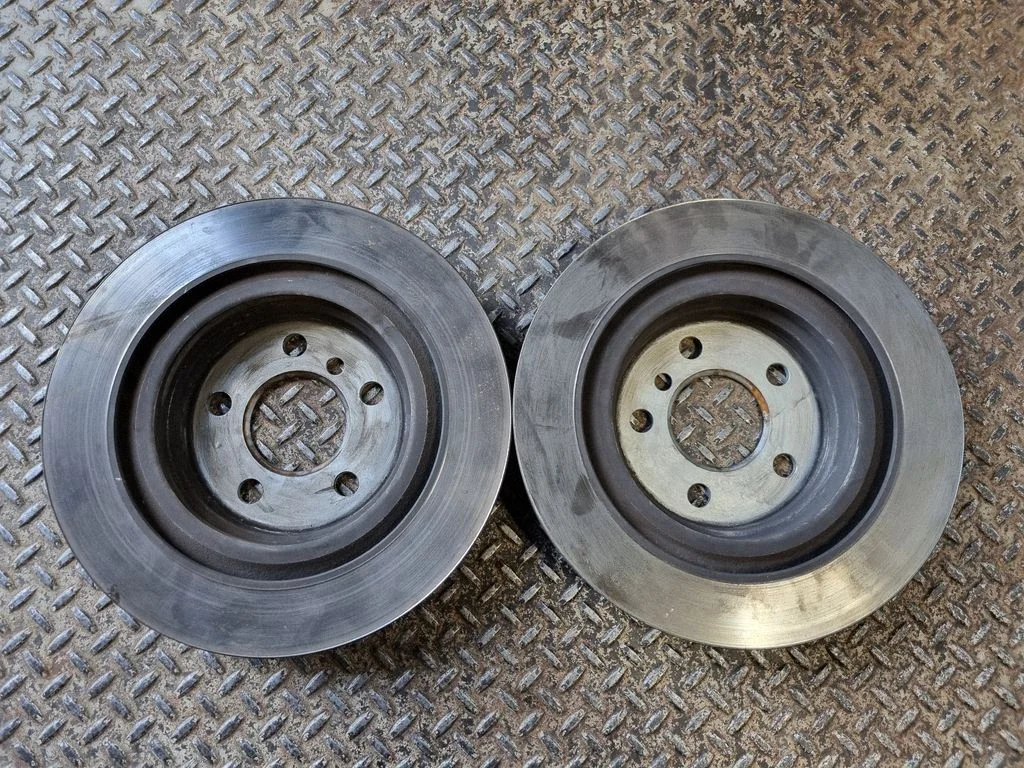 Rear brake disc 6799639