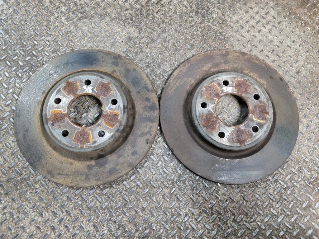 Tagumine piduriketas