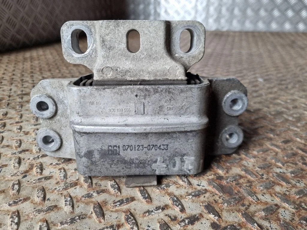Ātrumkārbas spilvens – Volkswagen Passat B6 (2005-2010)