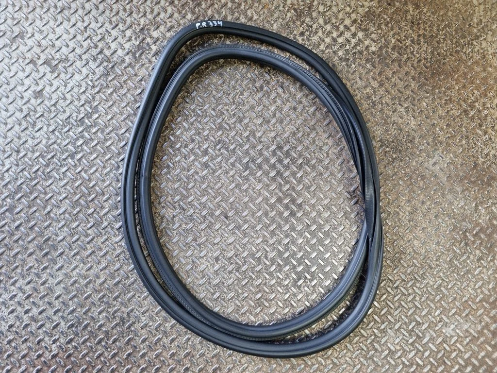 Front door rubber seal – Audi RS Q3 (2019-)