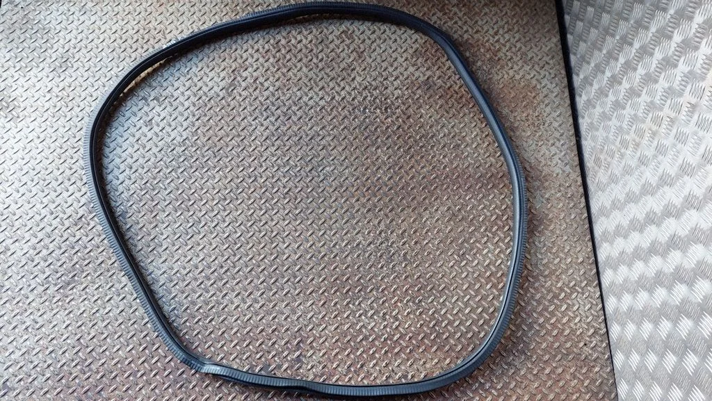 Front door rubber seal A1776920000