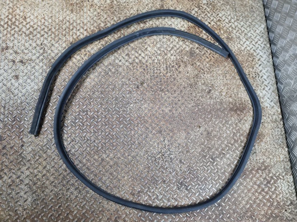 Esiukse tihend (kere pool) – Nissan Qashqai (2014-2016)