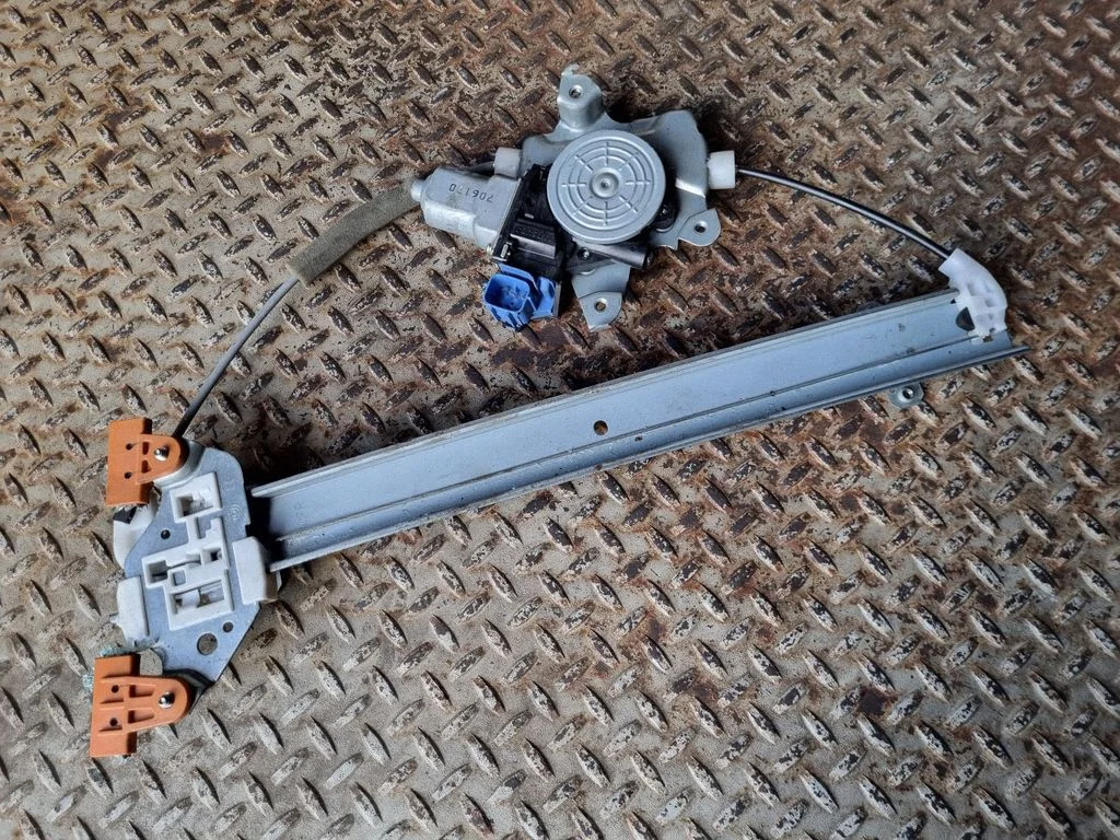 Priekinio el. lango pakėlimo mechanizmo komplektas
