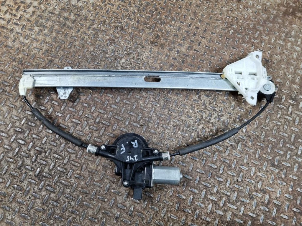 Priekinio el. lango pakėlimo mechanizmo komplektas