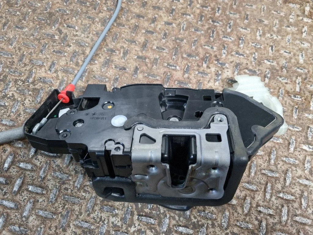 Rear door lock – Mercedes-Benz A-Class W177 AMG (2018-)