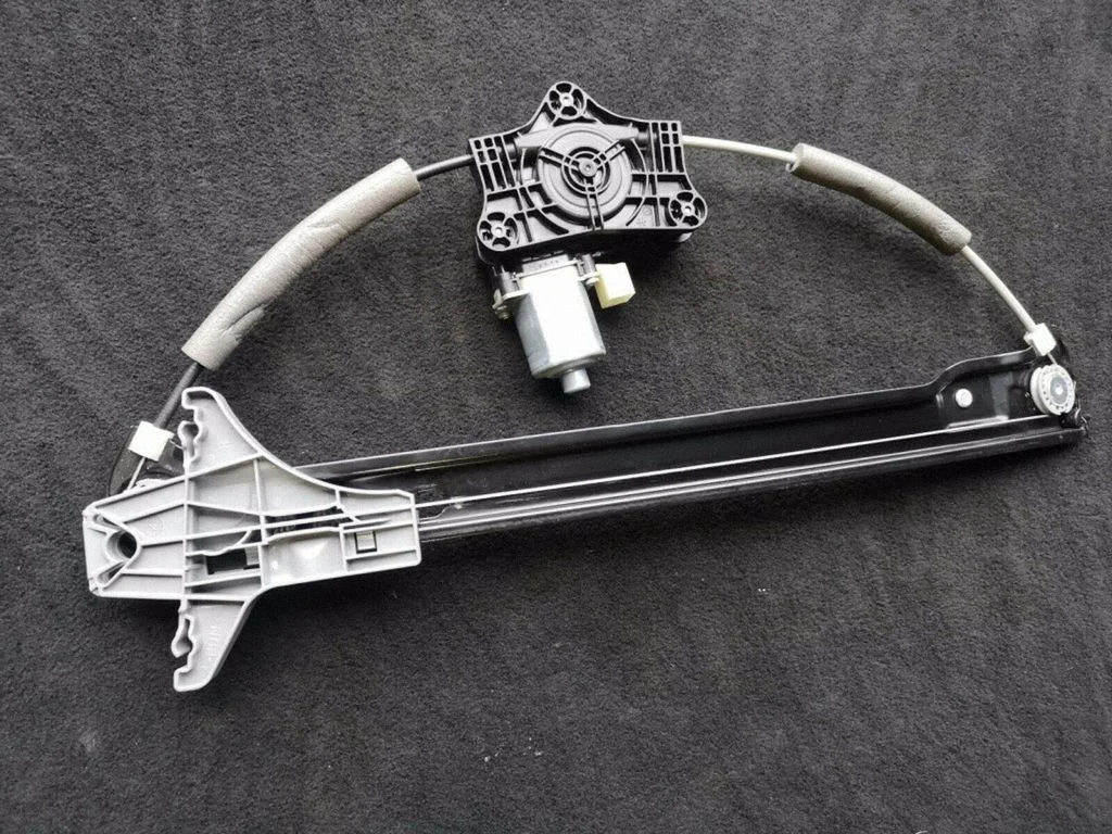 Rear door window regulator with motor 3V0839462