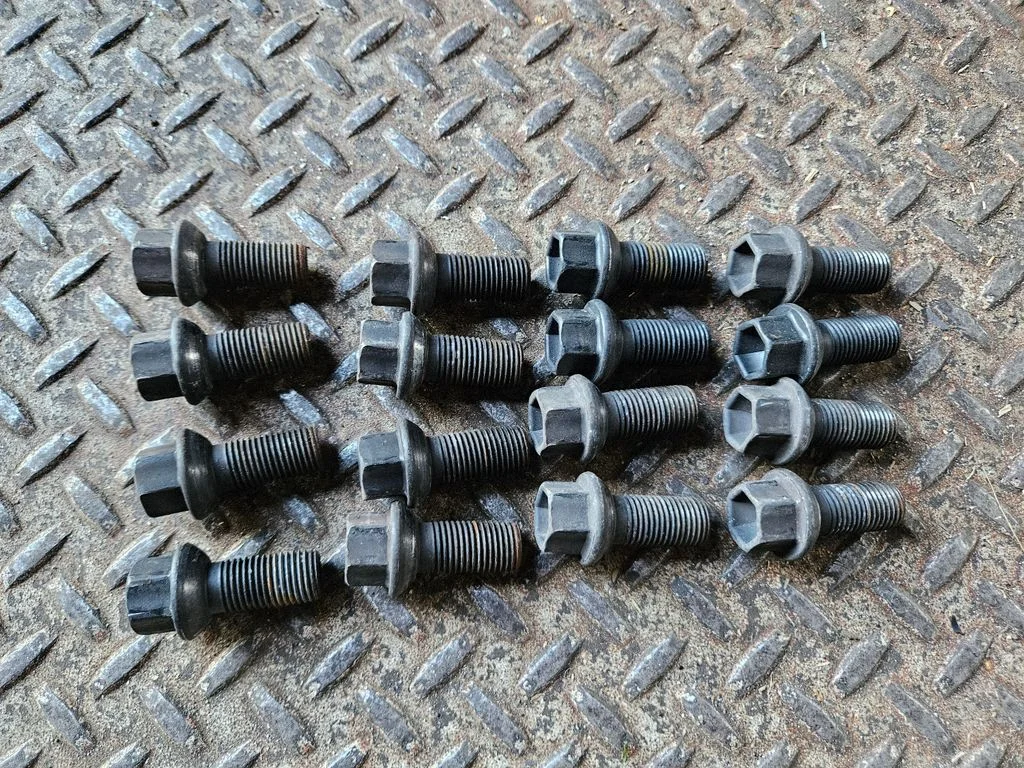 Nuts/bolts