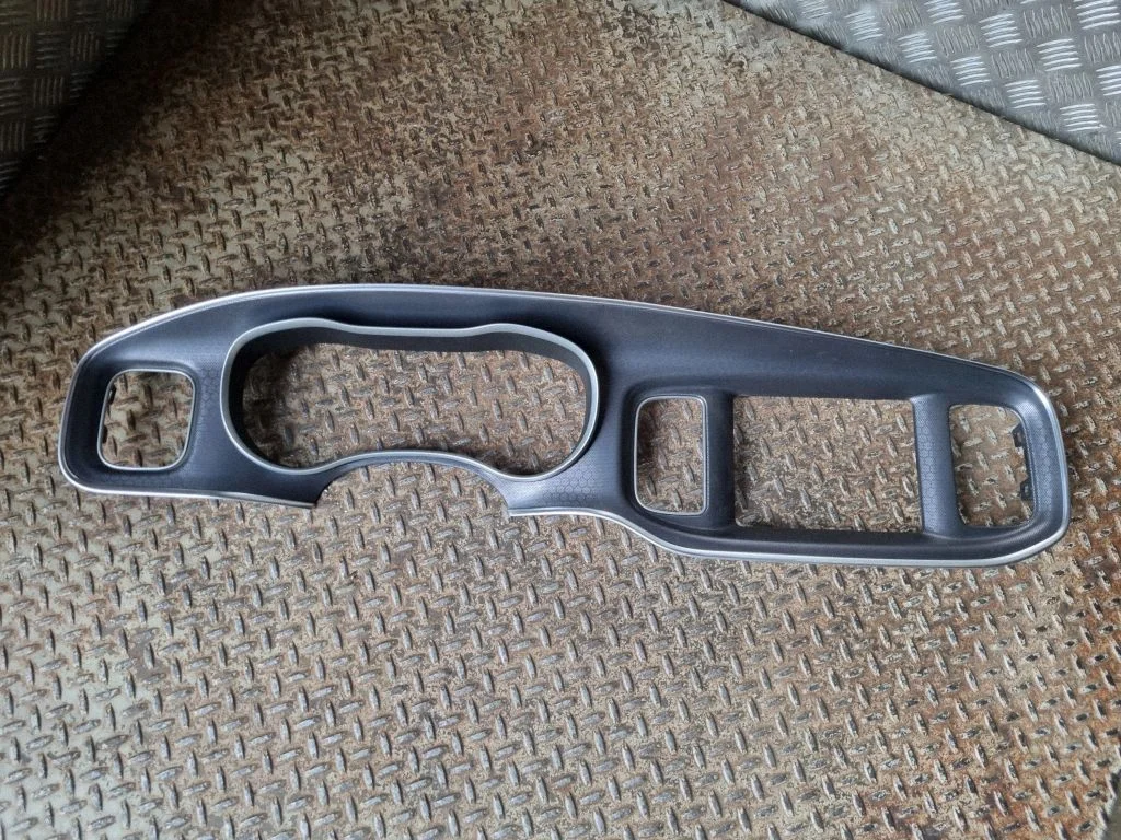 Dashboard trim AL25617XTQ005