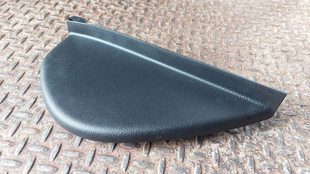 Dashboard side end trim – Dodge Durango III (2010-)