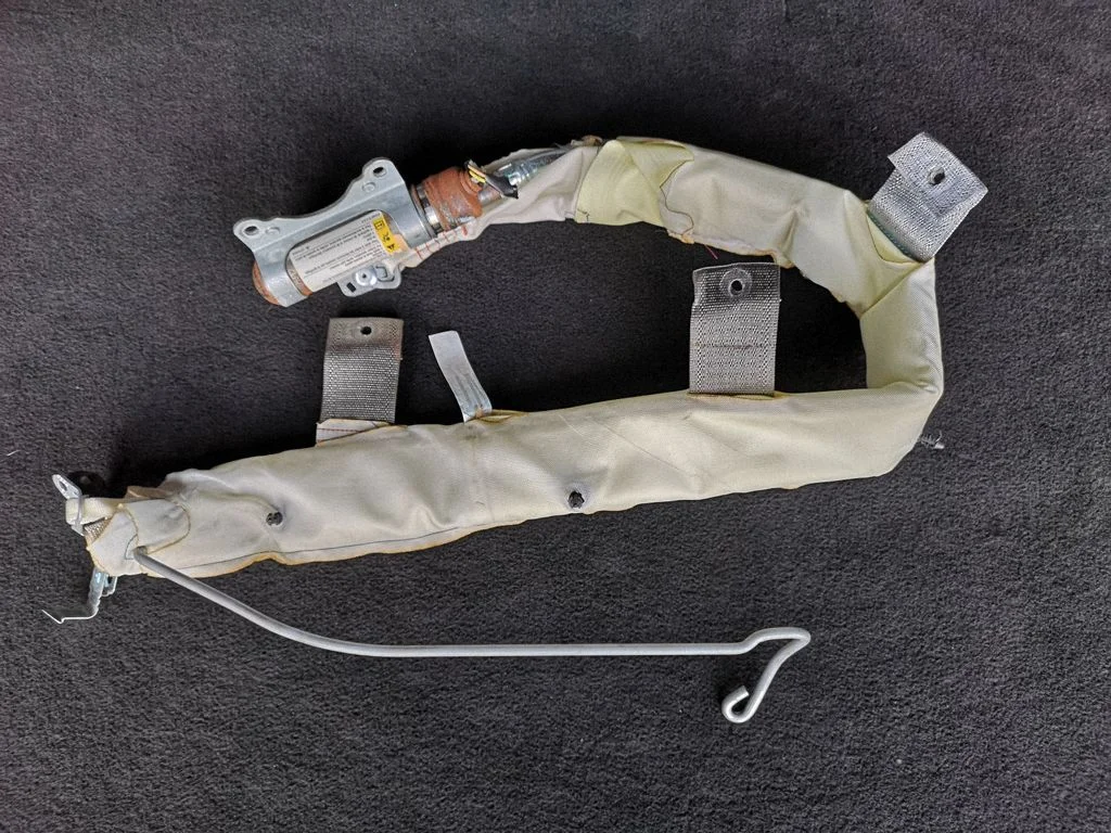 Roof airbag FP9464D30360926