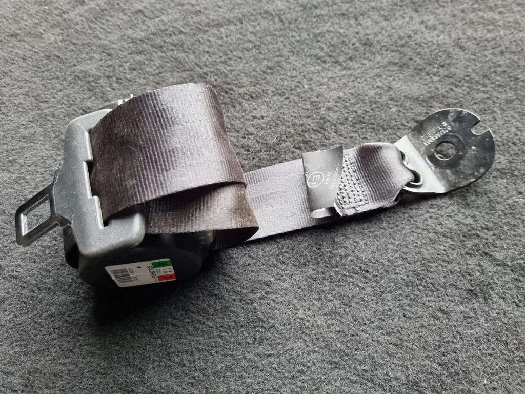 Rear seatbelt – Land Rover Range Rover Evoque L538 (2011-2018)