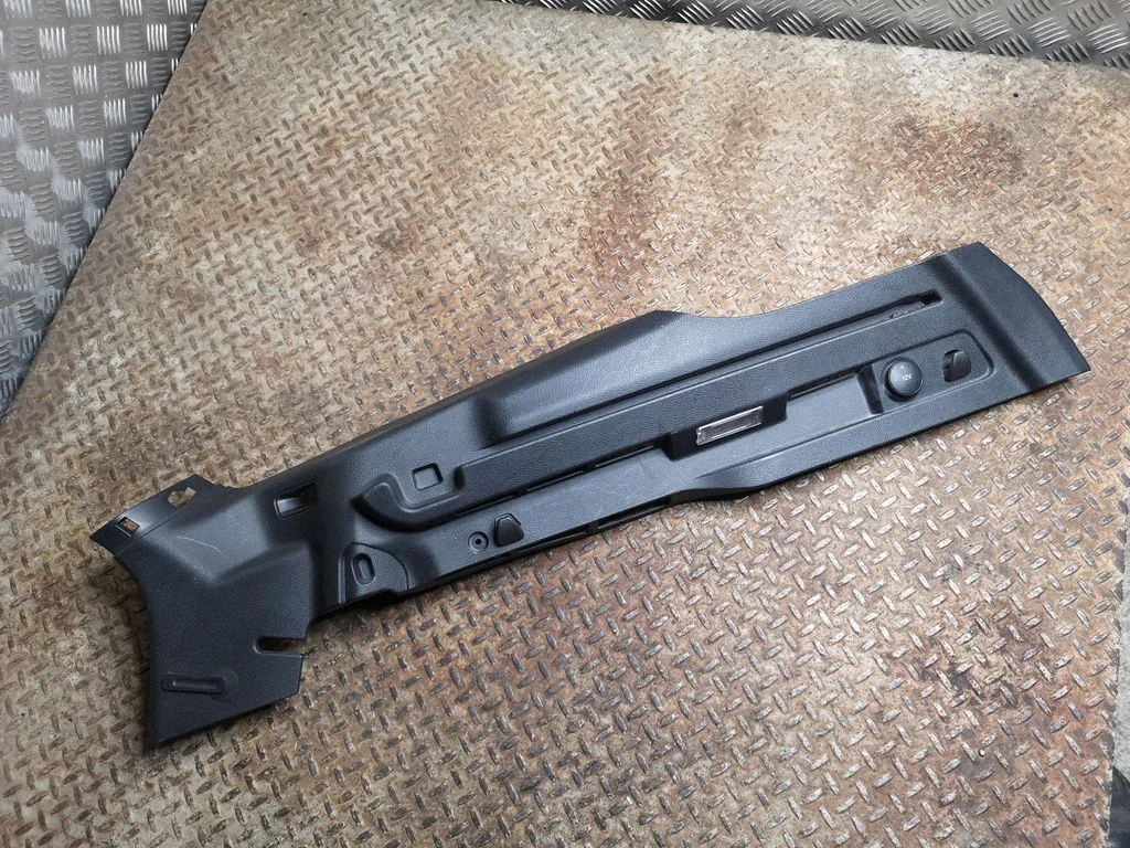 Other trunk/boot trim element – Ford Focus (2010-2017)
