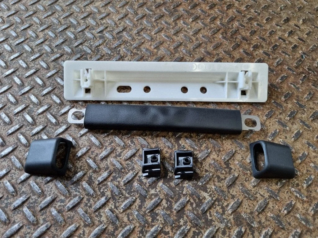 Front interior roof grab handle – Dodge Challenger (2008-2023)