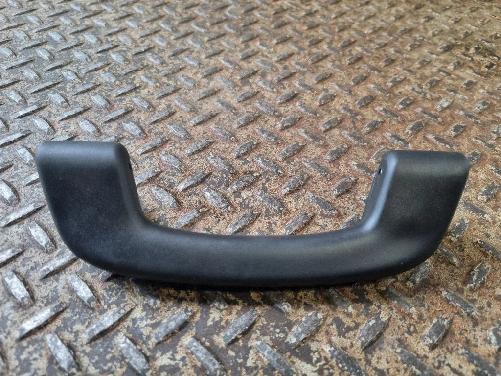 Front interior roof grab handle