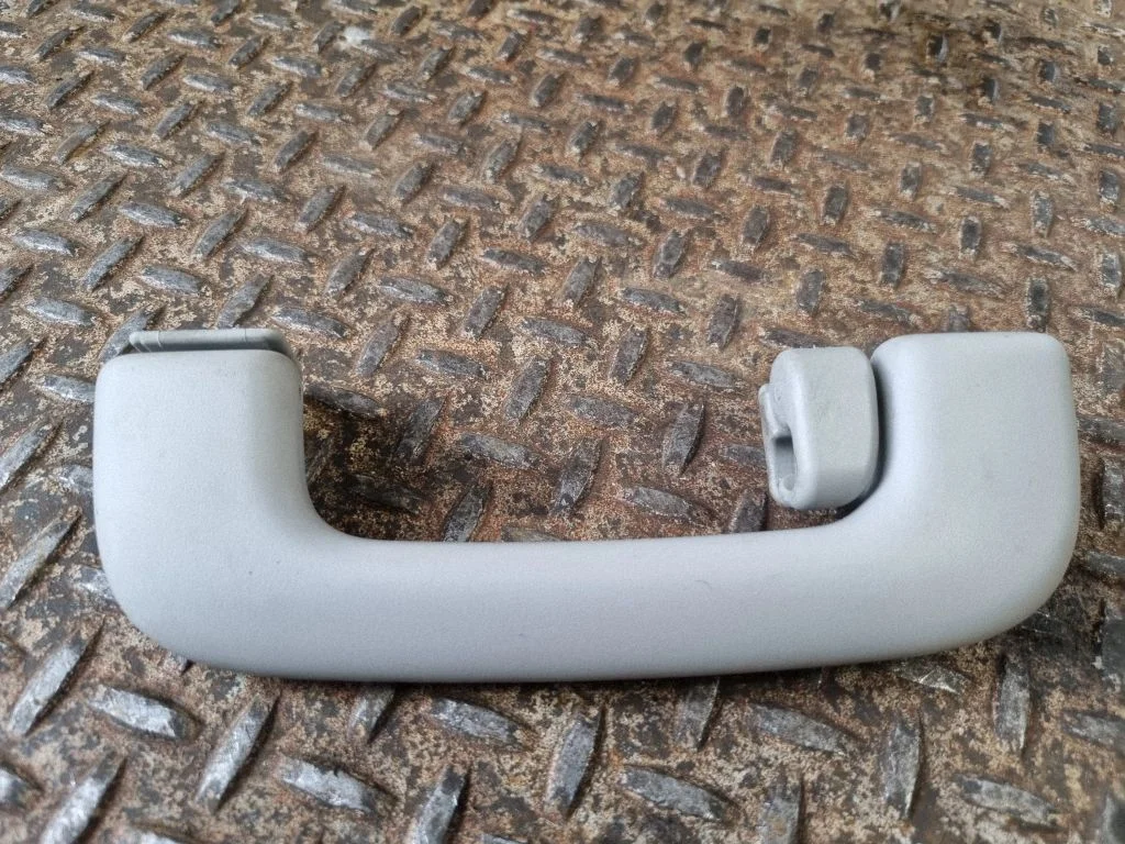 Rear interior roof grab handle – right