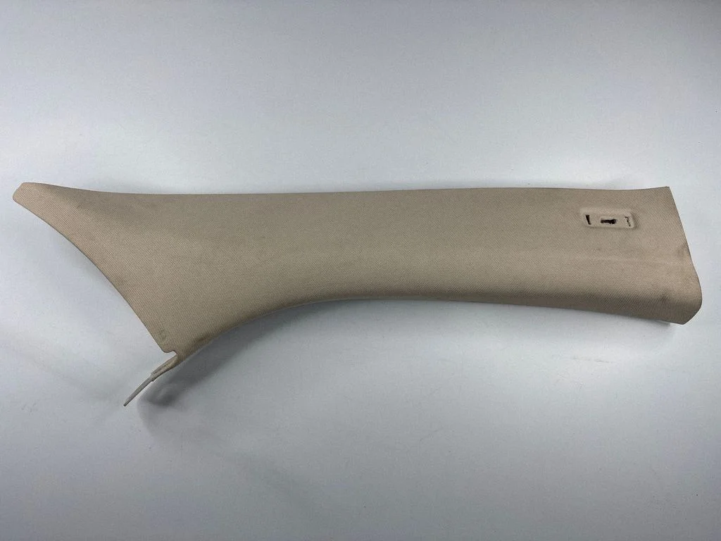 (A) piilari kate A1676905200