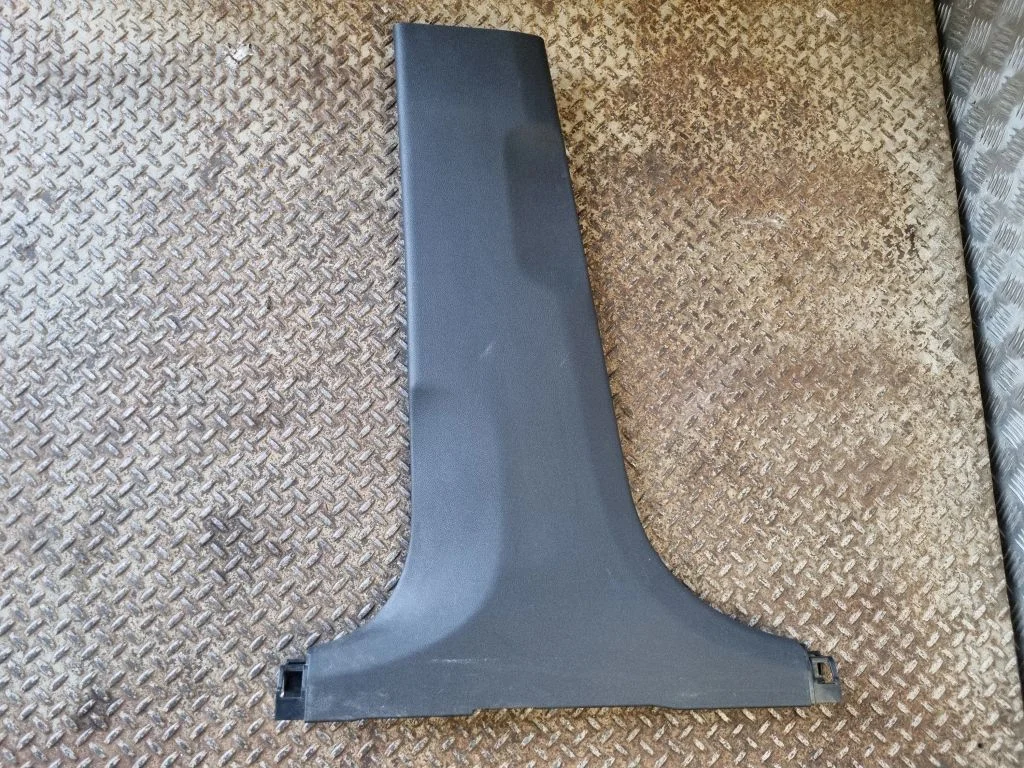 (B) pillar trim (bottom) – KIA Sportage (2016-2021)