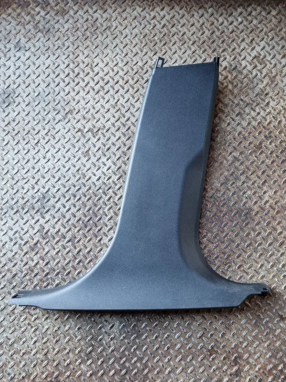 (B) pillar trim (bottom) 7444940