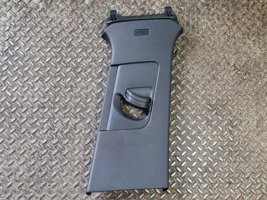 (B) pillar trim (top) – Audi RS Q3 (2019-)