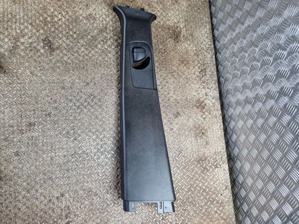 (B) pillar trim (top) 5VP05DX9AC